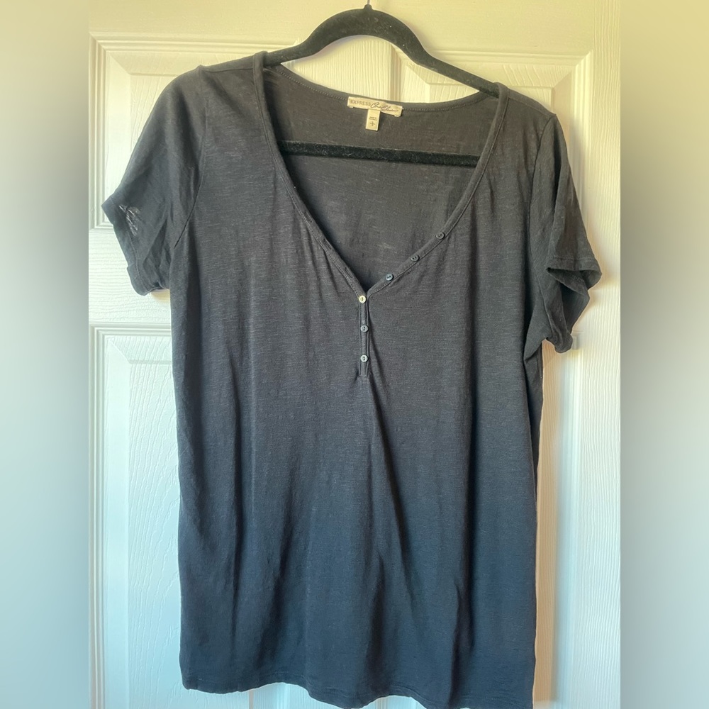 Express black t shirt L